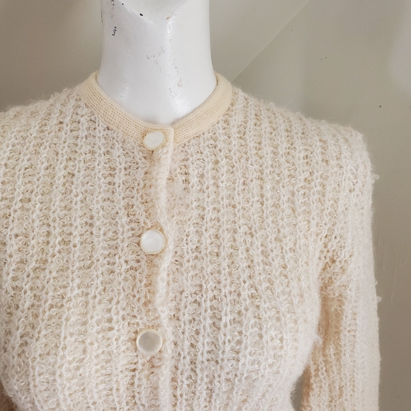 50s 60s Vintage Cream White Knit Cardigan Sweater - Picture 4 of 7